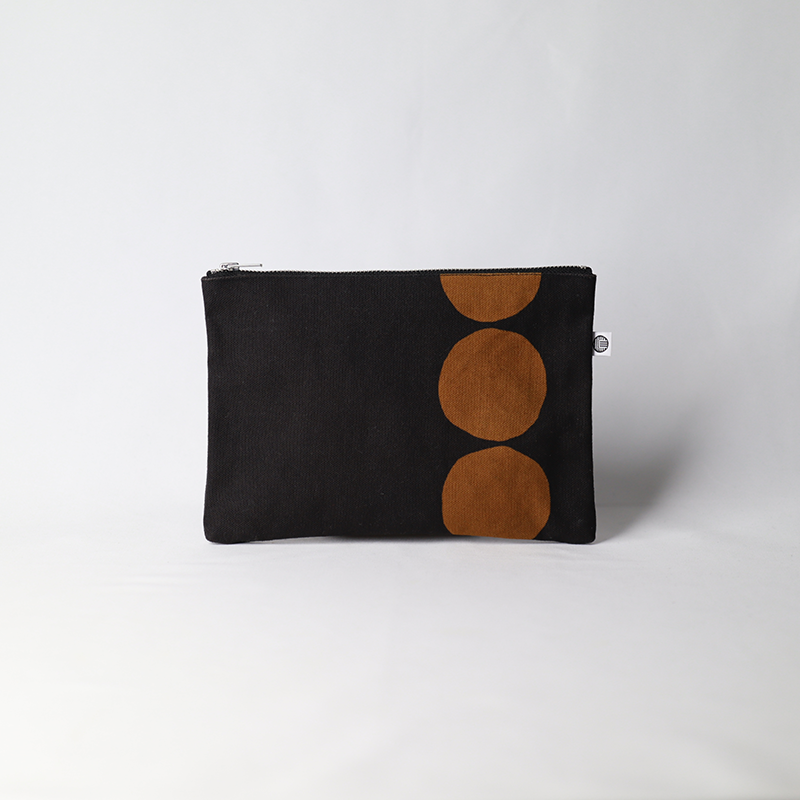 お茶染め　ポーチL　茶の身柄